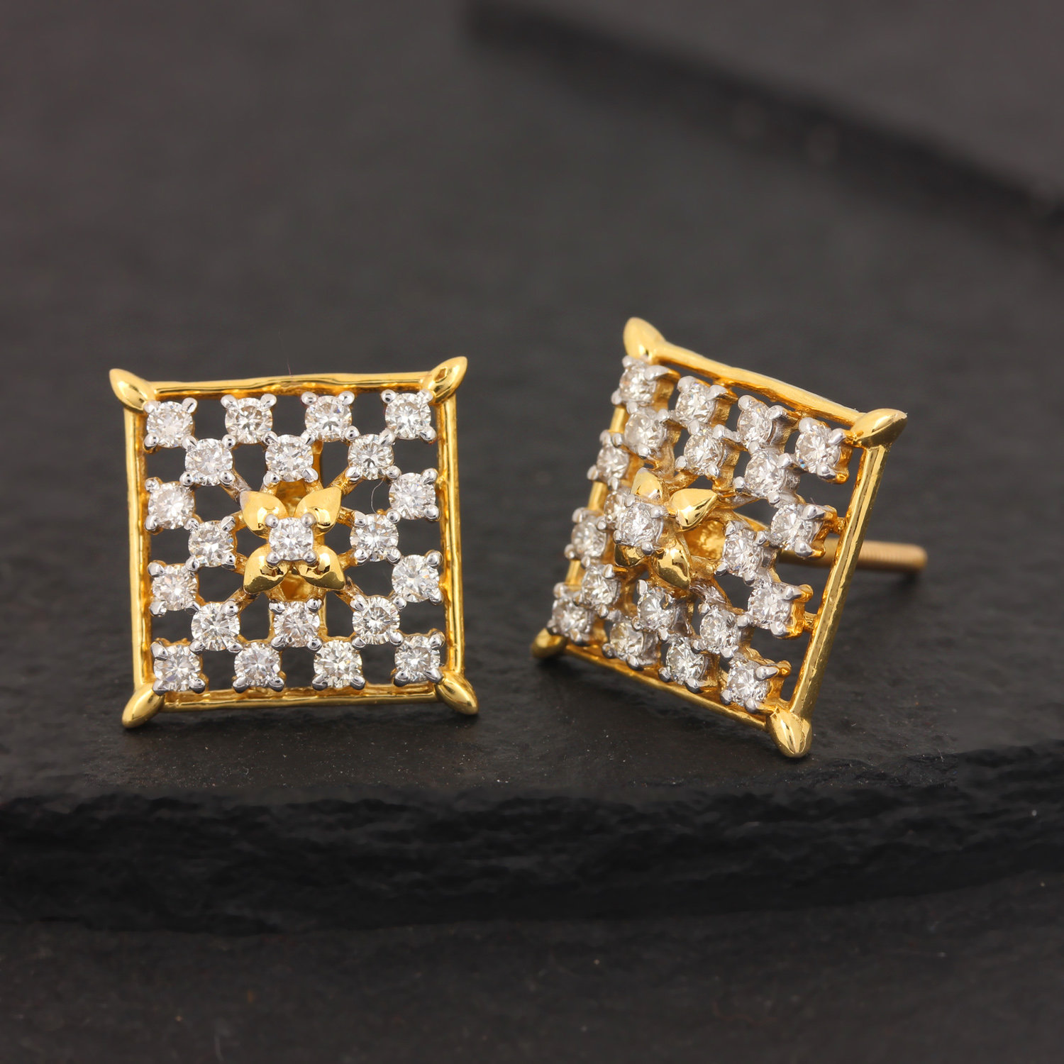 Gold Earring With Square Shape