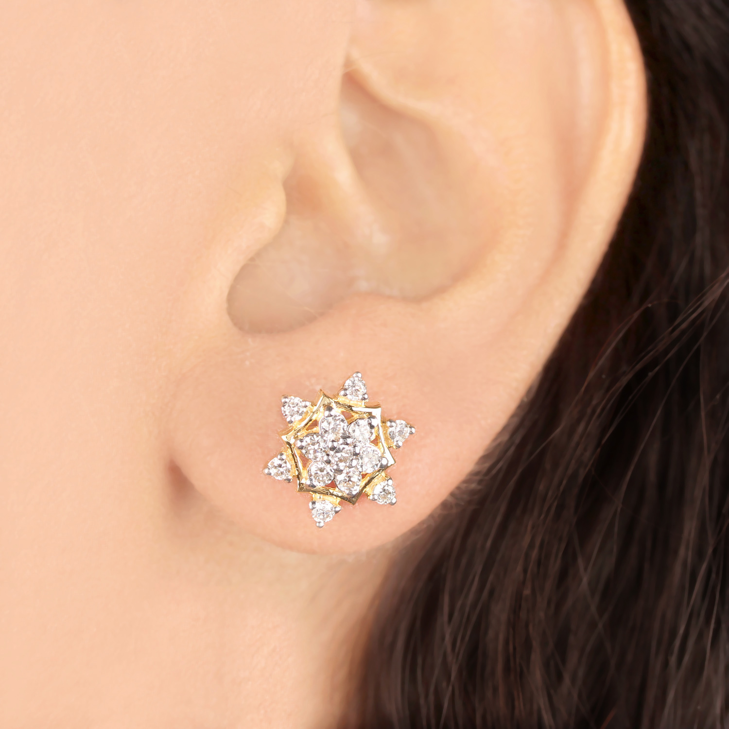 Yellow Gold Earring With Diamond