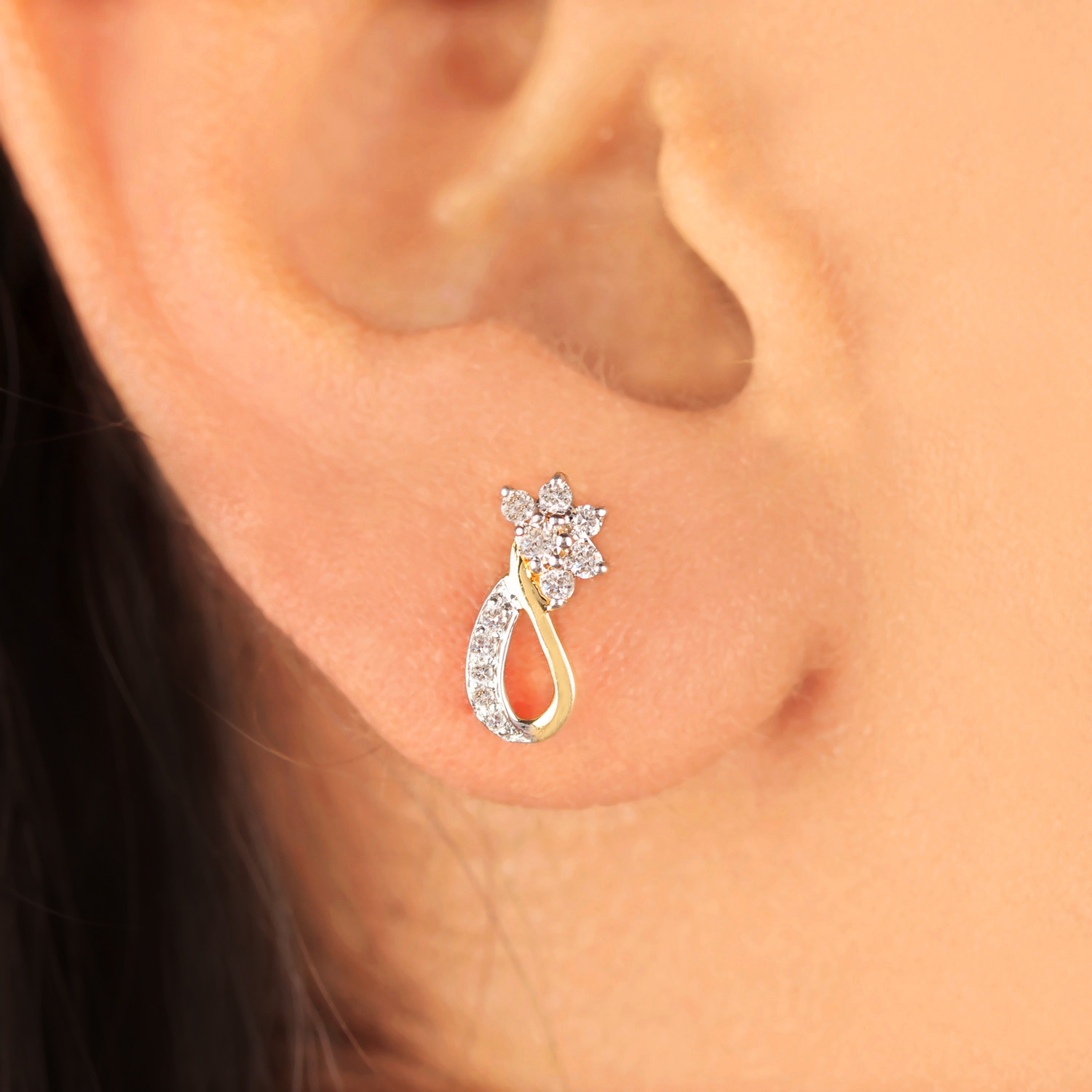 Unique Desined Diamond Earring