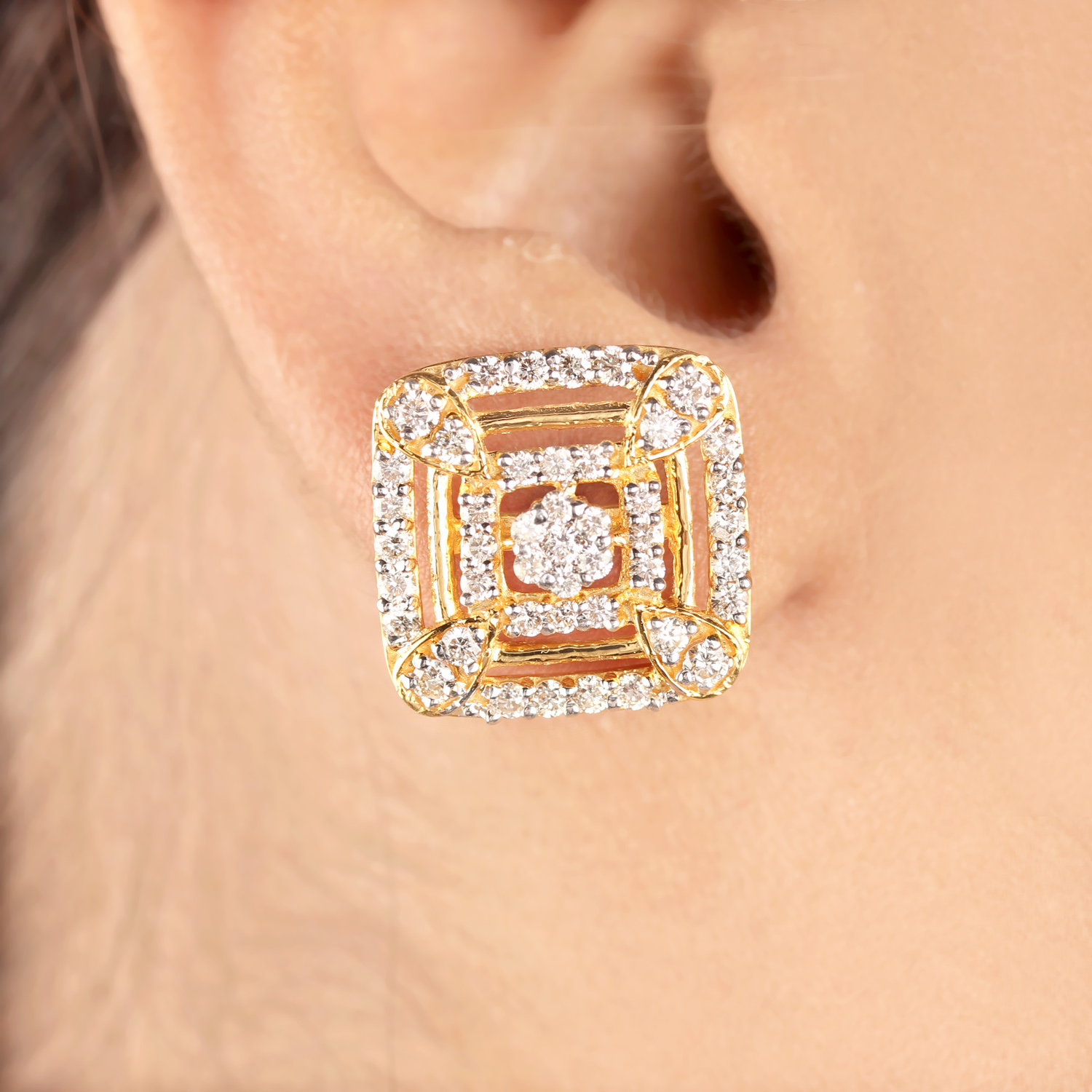 14K Gold Earring With Diamond
