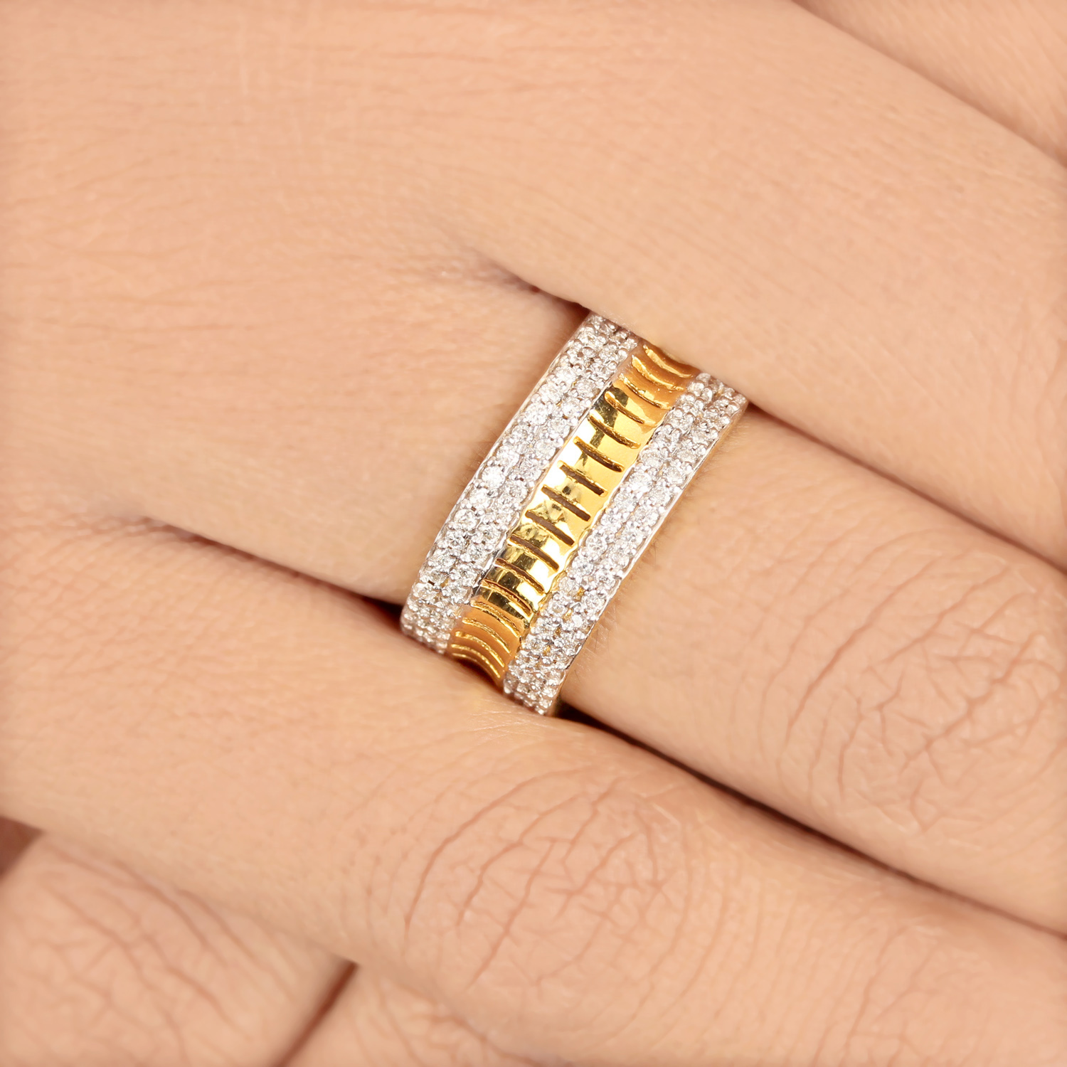 Unique Design Ring In Gold